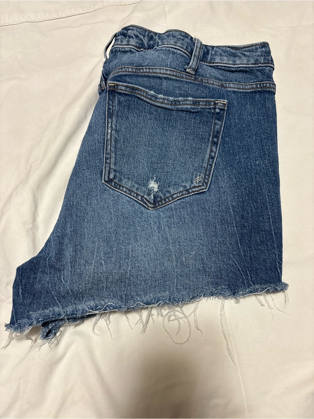 Silver Jeans Medium Blue Cropped Frayed Hem Ankle Jeans - Distressed Back Pocket